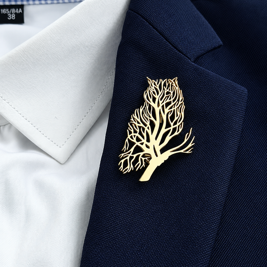 Broche papillon arbre de vie portée sur une tenue