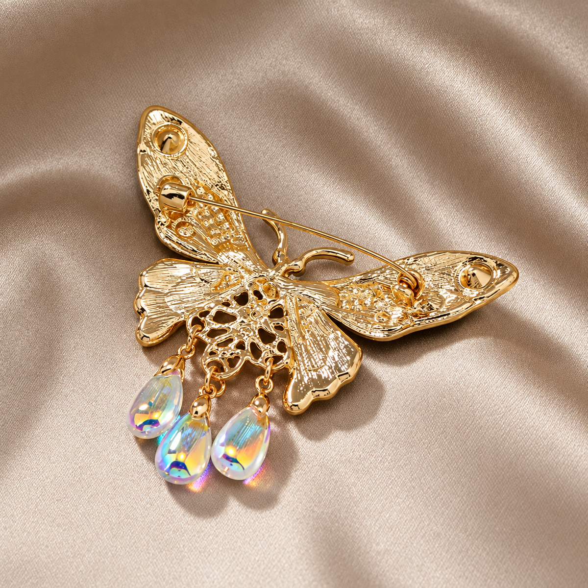 Broche papillon boréal vue de dos, fermoir épingle