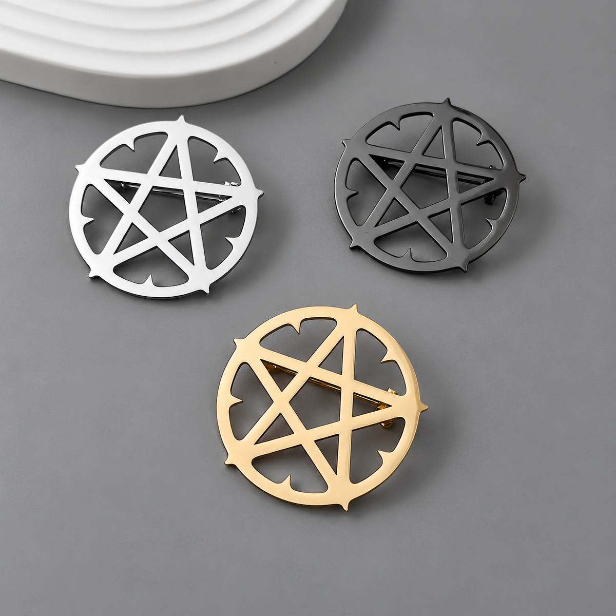 Broche pentacle cercle, vue complémentaire