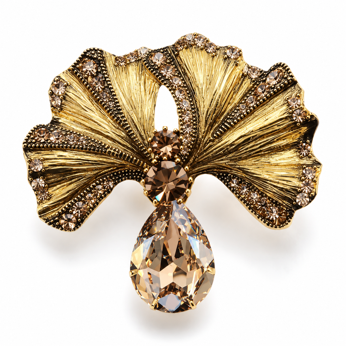 Broche renaissance, finition dorée, alliage métallique