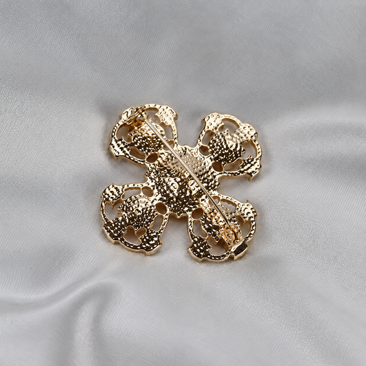 Broche rubis prestige vue de dos, fermoir épingle