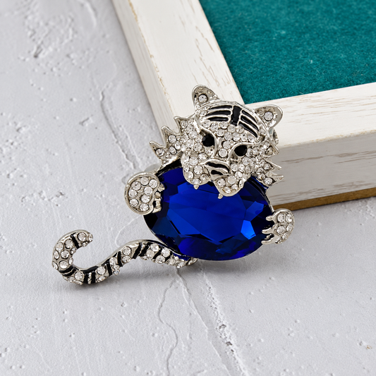 Broche tigre protecteur, couleur argenté