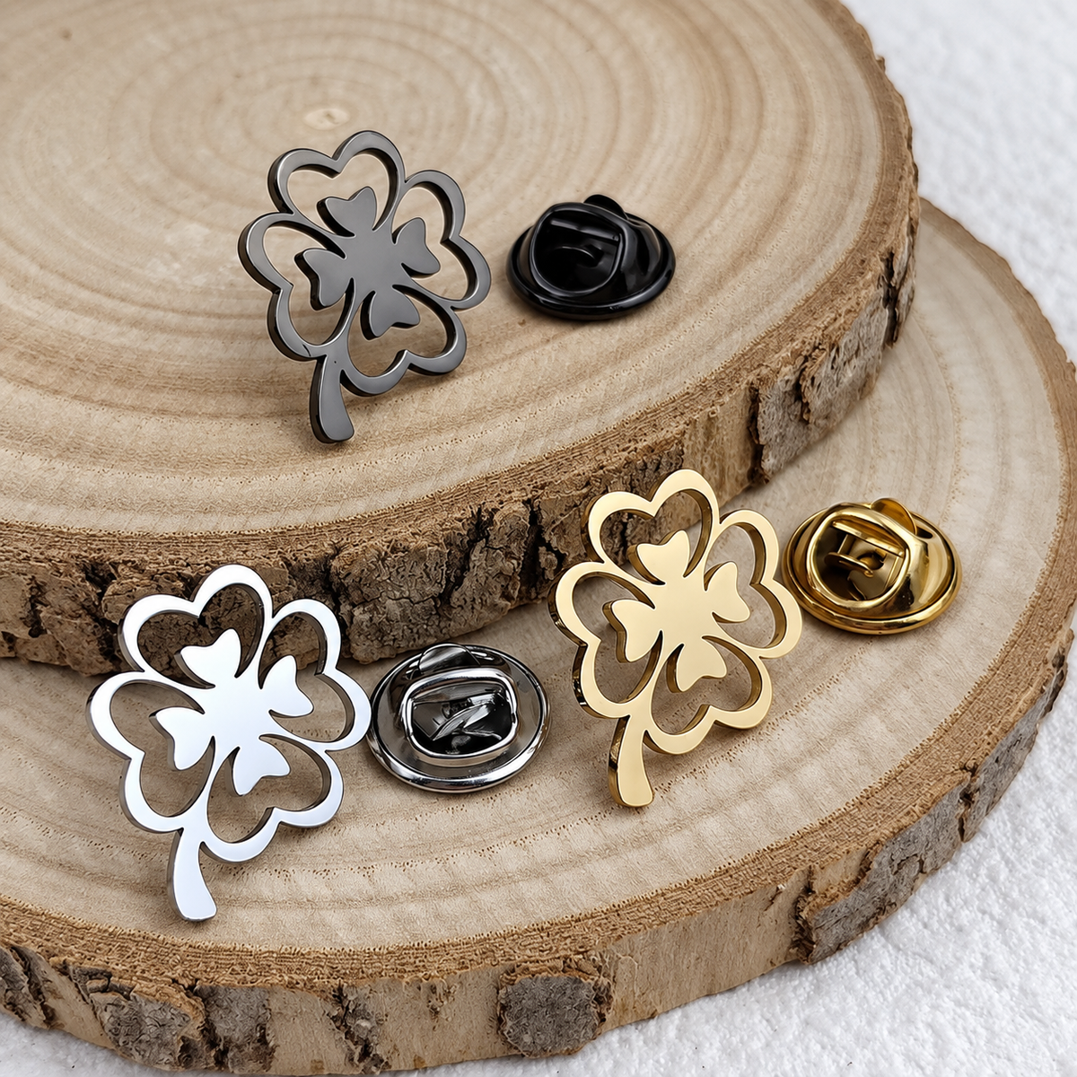 Broche trèfle ajouré, vue complémentaire 2